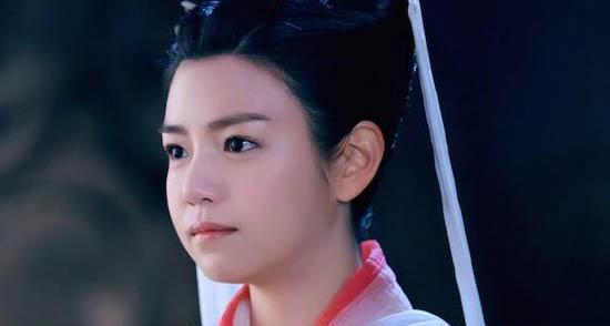 陈妍希演紫霞引争议,她回应朱茵是她的白月光,网友:找准定位