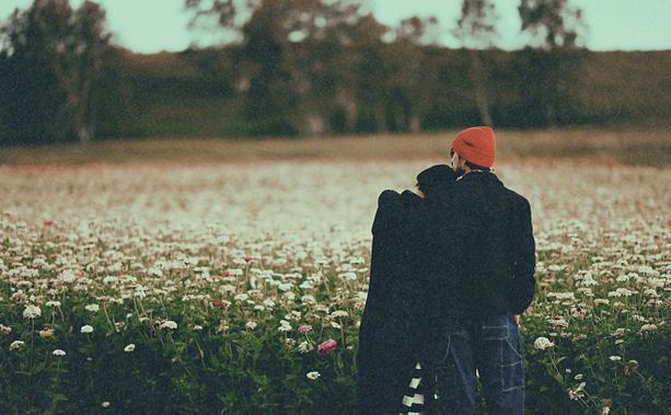 袁弘晒妻子照片,实力“坑妻”,张歆艺胖到认不出