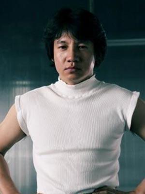 成龙的替身,替成龙出生入死,到头来却不被成龙承认