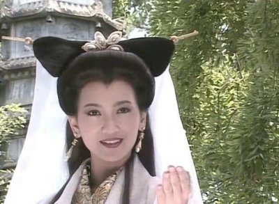 ​演过白蛇的6位女星,杨紫可爱,赵雅芝经典,而她一出场就很惊艳