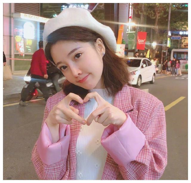 冯提莫潘玮柏同框身高引争议,脱掉鞋子后,能有137cm?