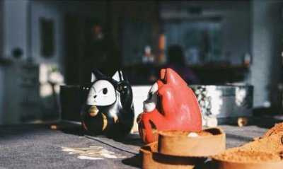 ​你是我患得患失的梦，我是你可有可无的人；我说你好，你说打扰