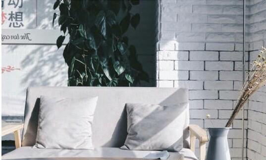 你是我患得患失的梦,我是你可有可无的人;我说你好,你说打扰