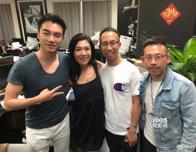 苏芒正式离职时尚集团 与同事亲密合照破不合传闻