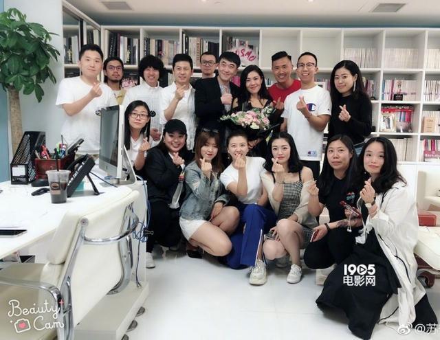 苏芒正式离职时尚集团 与同事亲密合照破不合传闻