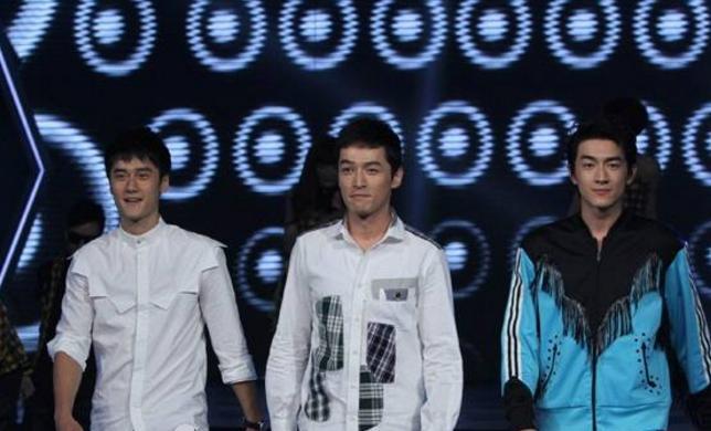 在娱乐圈不会知道林更新到底有多帅，除非看到他和另一男星同框