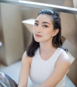 ​泰星Pancake重返娱乐圈后连续接两部新剧,透露仍在等待男友求婚