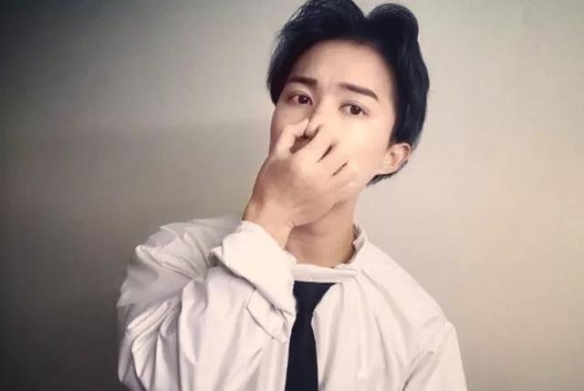 郑爽新剧《樱花季节遇见你》,男主一公开网友就炸锅,还是个新人