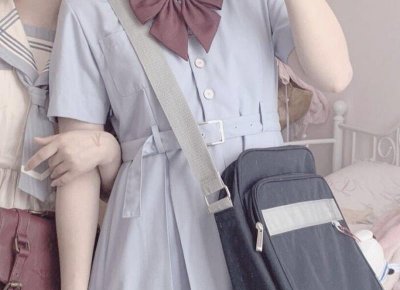 ​一个女人对男人动了情，会有三种“反应”，很明显