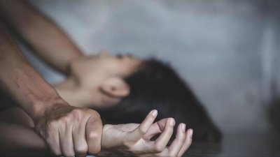 ​一女子遭恶魔邻居侵犯，不拒绝也不反抗，邻居：“明天我还来”