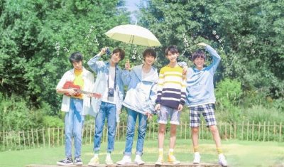 ​TFBOYS师弟台风少年团正式出道，你好二团，狼少年，冲鸭！