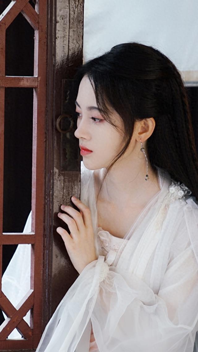 《新白娘子传奇》鞠婧祎仙气剧照图片手机壁纸