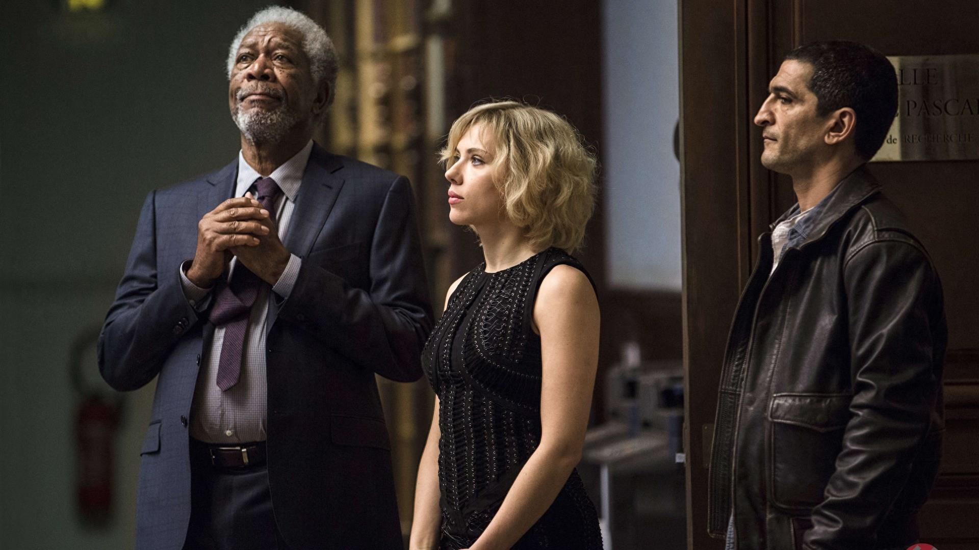 电影《超体》剧照高清电脑桌面主题壁纸！