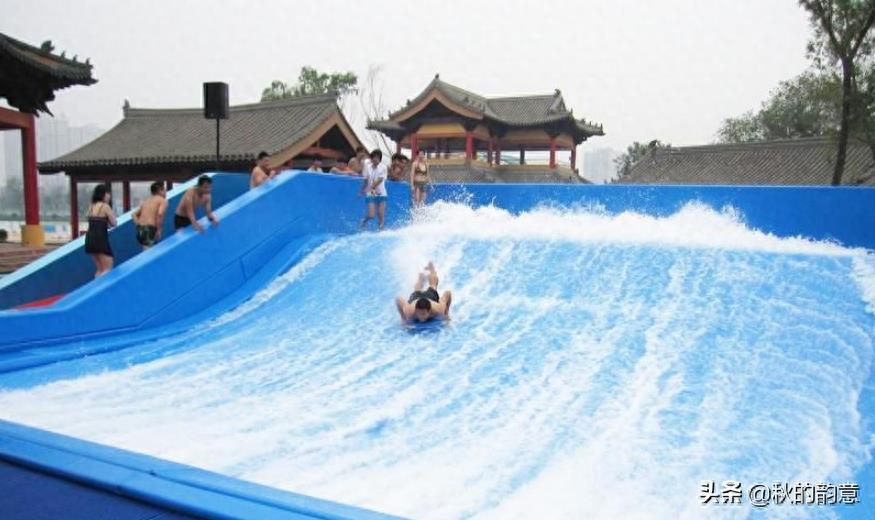 北京欢乐水魔方嬉水乐园,是目前设备数量多的顶级水上主题公园