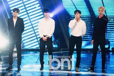 ​《Show Champion》现场录制 Girl