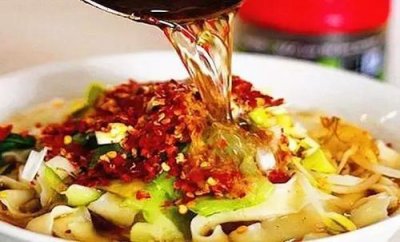 ​陕西正宗油泼面怎么做