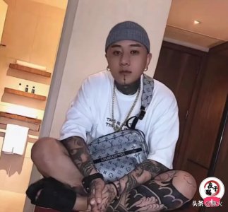 ​快手十大风云人物脱口秀届的代表-方丈