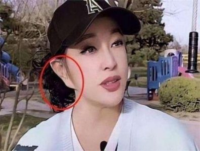 ​刘晓庆74岁生日庆祝引发热议：奢华背后藏“凄凉”？