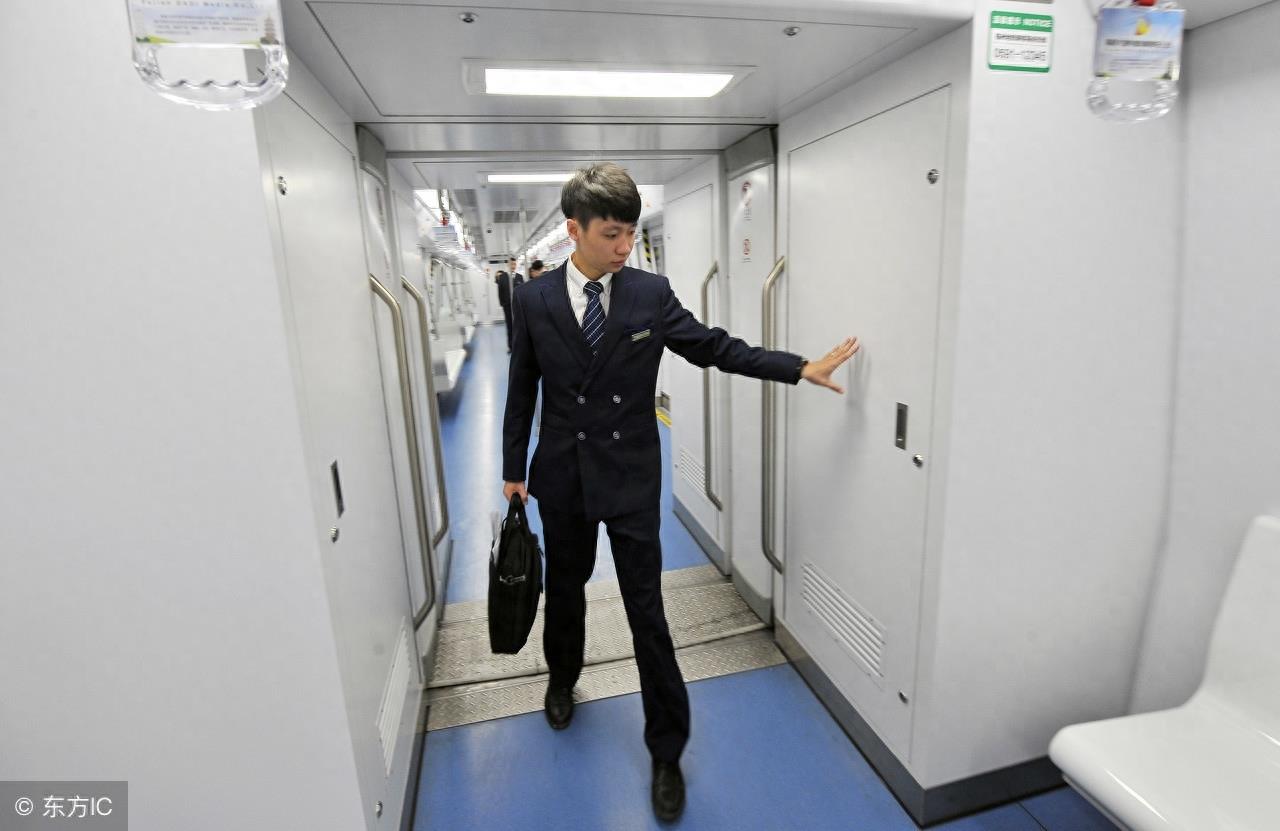 高铁司机一个月工资到底有多少呢?看完你在下定论