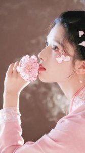 ​张婧仪再度走红，拥有源源不断的出道资源，神秘金主浮出水面！