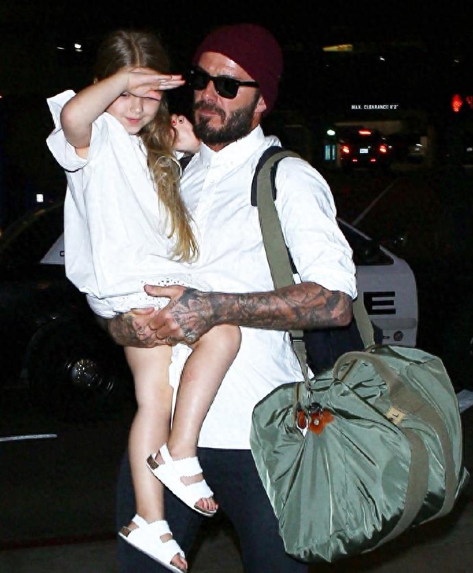 贝克汉姆爱女小七最美的一组照片,迷人笑容模仿孙悟空实在太好看