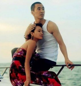​黄立行财富状况简介，徐静蕾与黄立行的年龄差距及感情状态分析