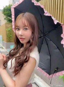 ​栗山莉绪：多才多艺的艺术女神