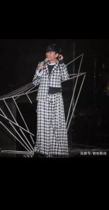 ​突发事件：林俊杰在南宁演唱会上裤子突然掉了，大写的尴尬！