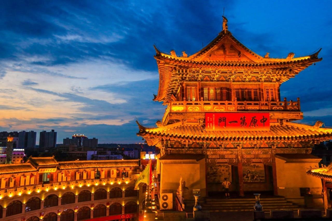 丽景门位于洛阳老城区西关,是古都洛阳一家大型综合性旅游景区