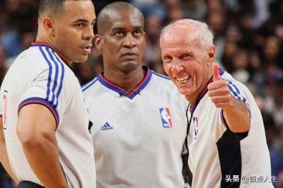 ​篮球比赛如何判断是“带球撞人”还是“阻挡犯规”