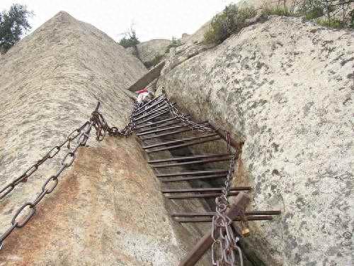 华山有一个险道名为鹞子翻身