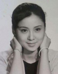 ​小林青霞40岁了，从最美金像影后到烂片女王，高开低走的人生太可惜