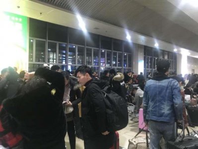 ​首趟春运临客提前开行，春联、窗花，福字……列车也能带来年味