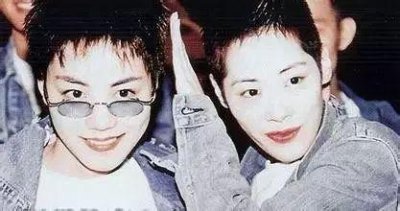 ​翻唱邓丽君的歌走红，乐坛地位堪比王菲，与不丹活佛生子……