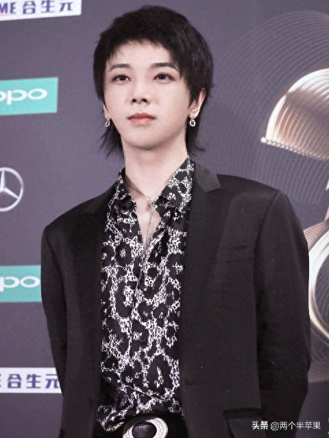 《快乐男声》的4位总冠军，前两位都已大火，他俩却被遗忘