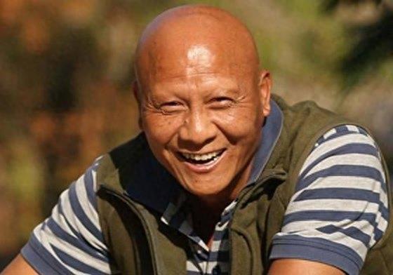 演了一辈子坏人，让人恨牙痒痒，被传娶到还珠美人！