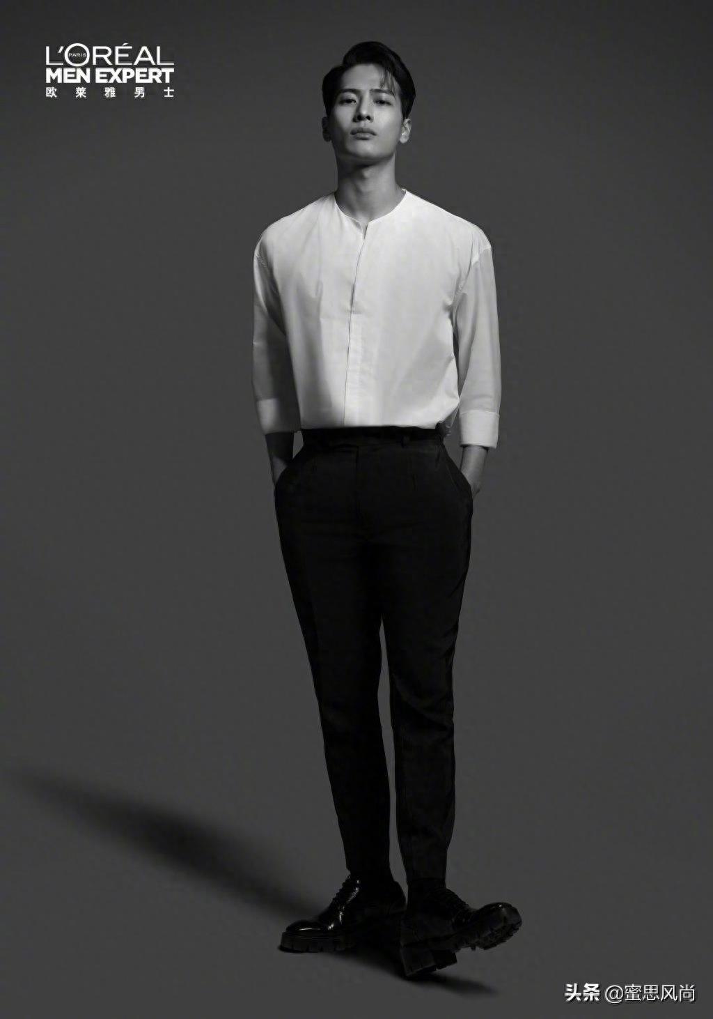 王嘉尔成为欧莱雅男士全球代言人！简洁黑白宣传大片，白衬衫黑西裤