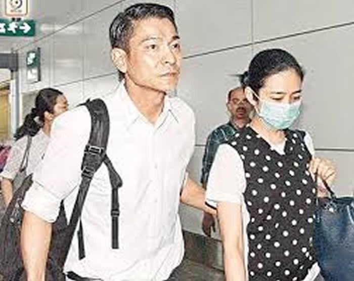 朱丽倩几岁跟刘德华在一起（刘德华雪藏妻子朱丽倩21年）