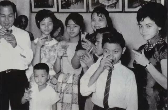 张国荣去世当时是如何报道的（张国荣逝世19周年祭）(31)