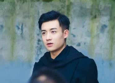 谷嘉诚的女友是谁 谷嘉诚赵露思什么关系
