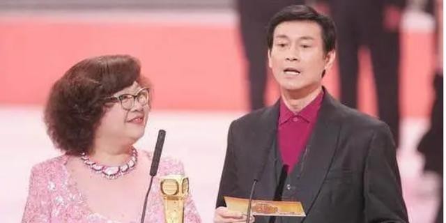 李冰冰与小16岁男友官宣分手！（李冰冰分手了吗）