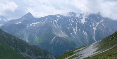 ​阿尔卑斯山脉在哪里，阿尔卑斯山脉位于哪里？