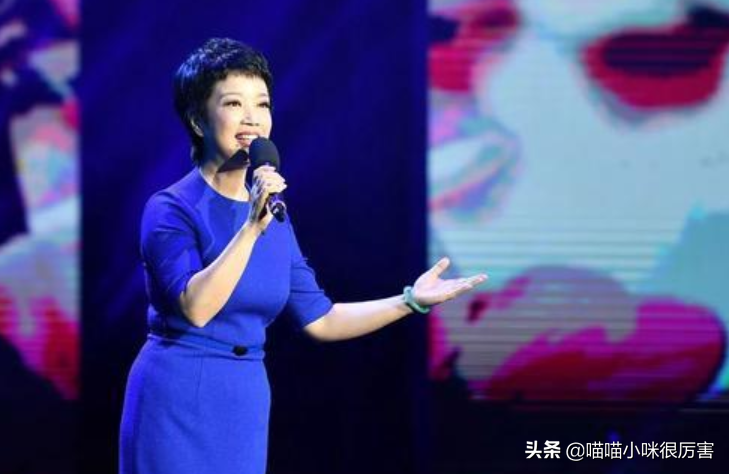 央视主持人黄薇：人到中年依旧要照顾父母，无悔伺候偏瘫父亲11年