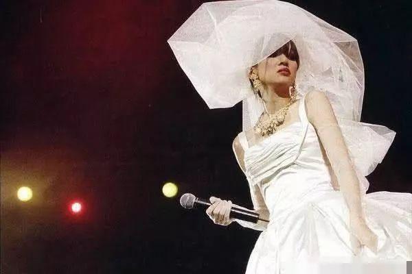 刘德华谈梅艳芳最后的时刻（梅艳芳苦笑着声称）(2)