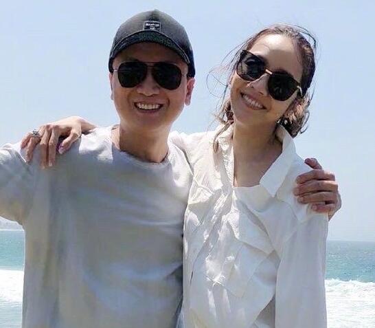 侯佩岑老公黄伯俊是干嘛的