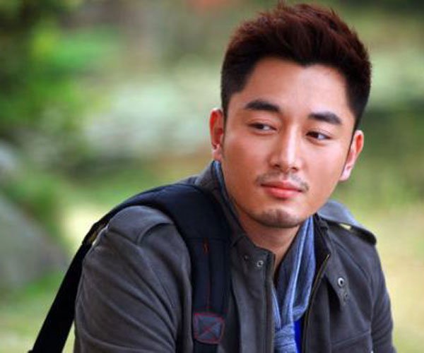 李东学的个人资料 很帅气和阳光的一位演员
