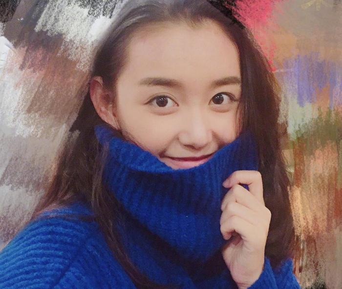 蒋依依的美照又来了,这个姑娘的大眼睛真好看!