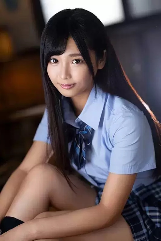 年度十大女神之一新人—久留木玲