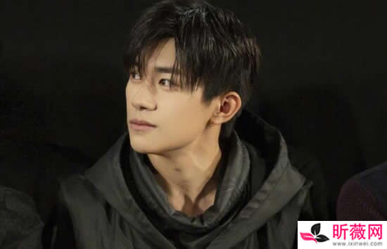 易烊千玺个人资料简介及家世