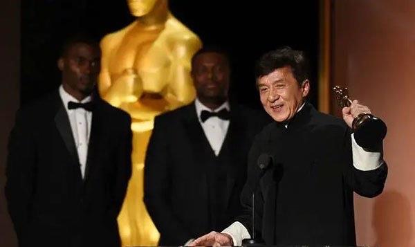 娱乐成龙周润发李连杰在好莱坞的地位 哪位在美国发展最好 4